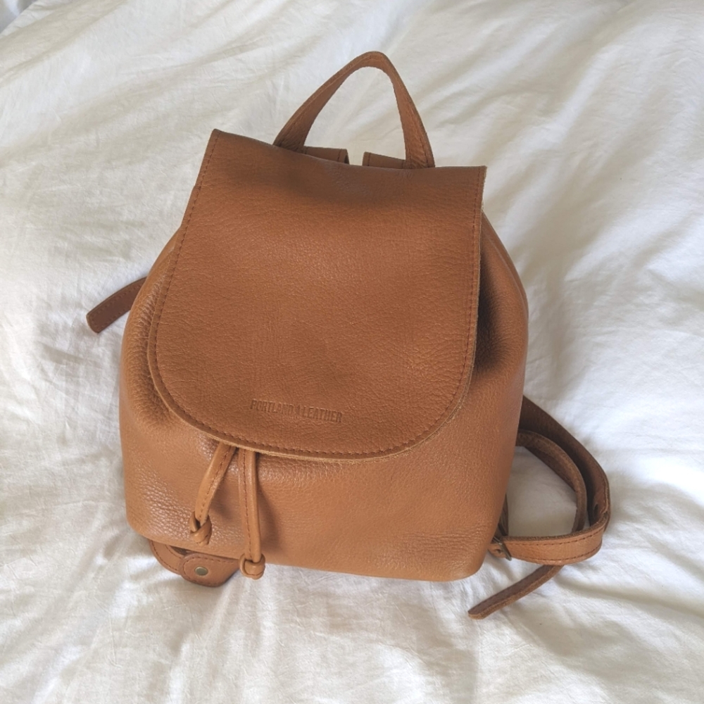 Portland Leather Bucket Backpack in Dune